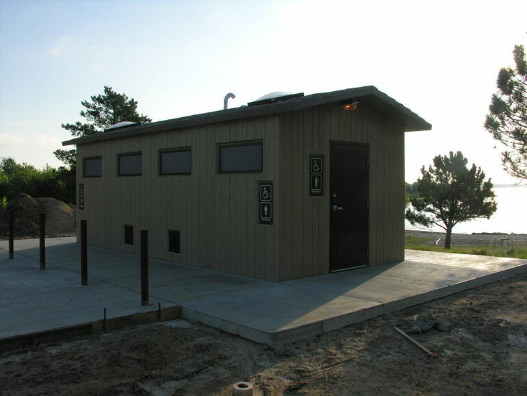 New bath/shower house at Townsite/beach area