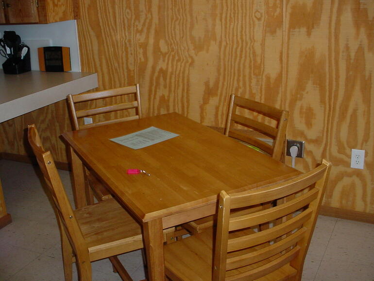 Wilson Lake Foxtail Cabin Table & Chairs