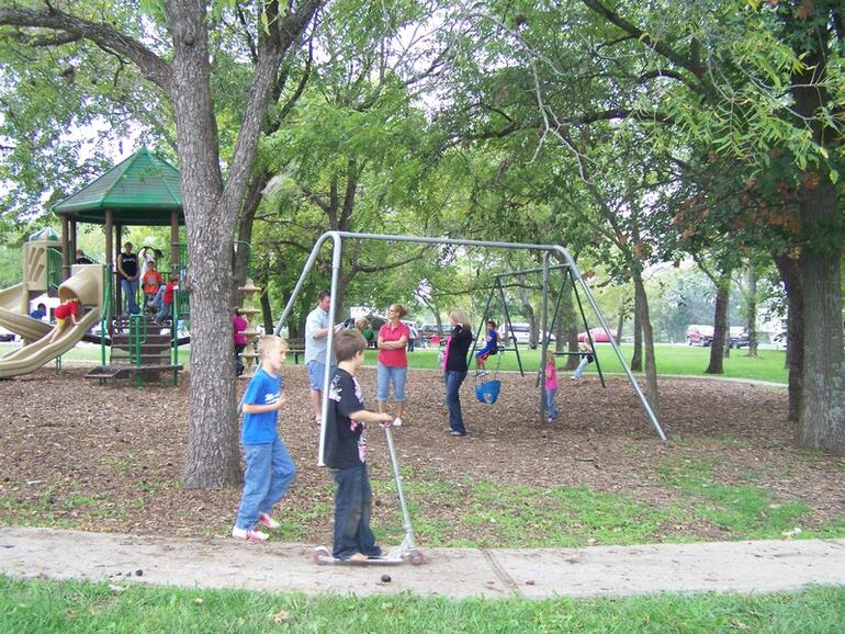 Oak Point playground